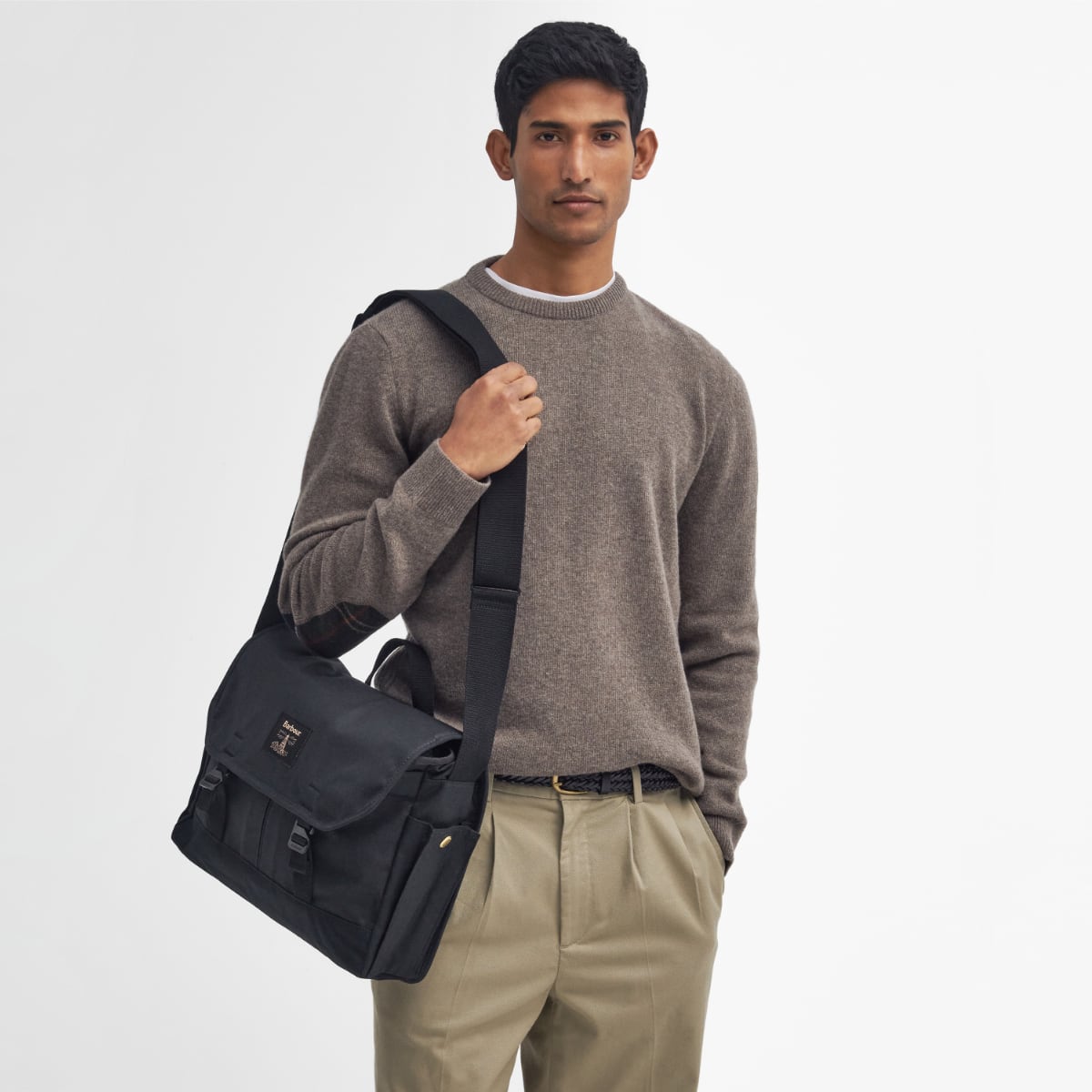 Barbour Field Wax Messenger Bag | Black