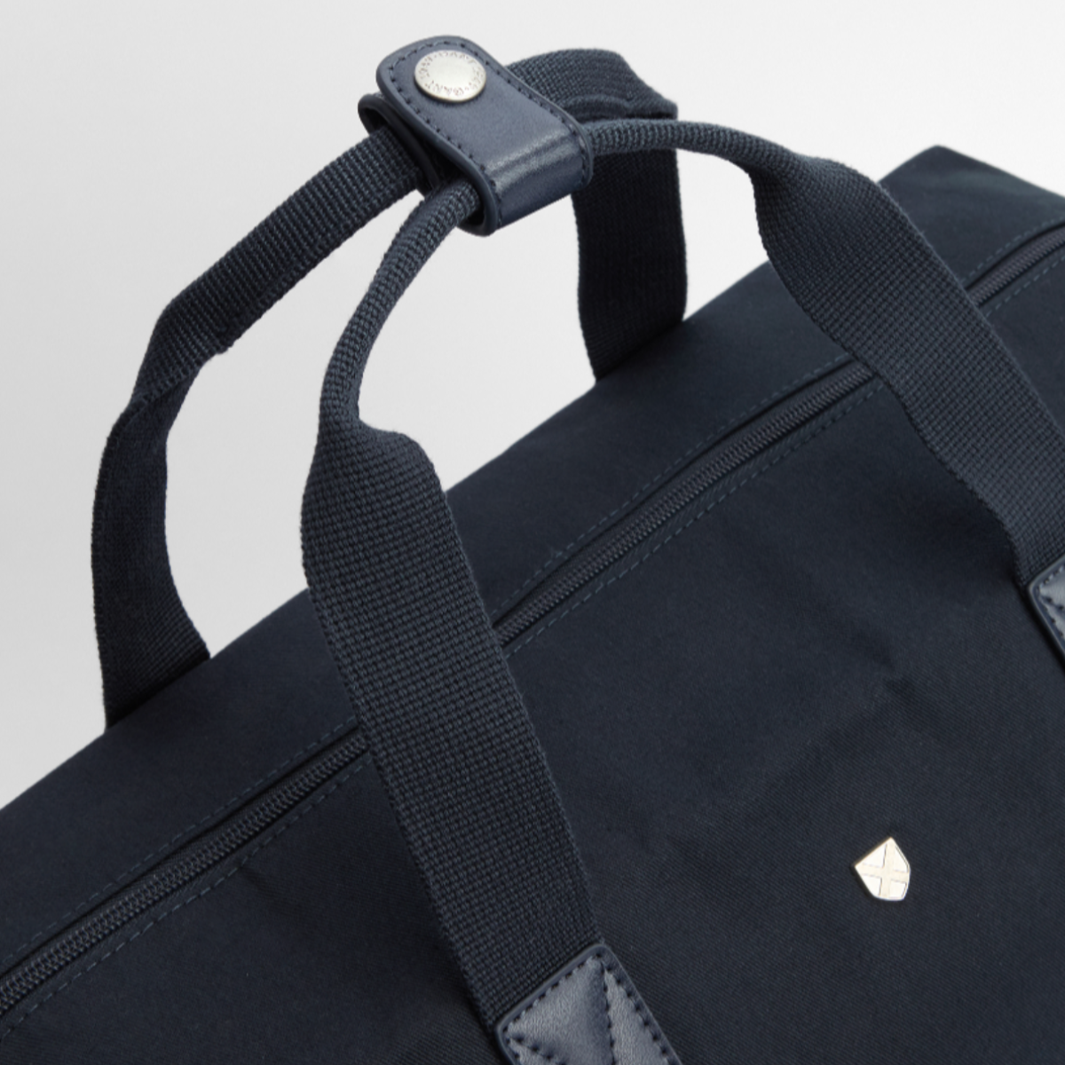 Barbour Cascade Flight Bag | Navy